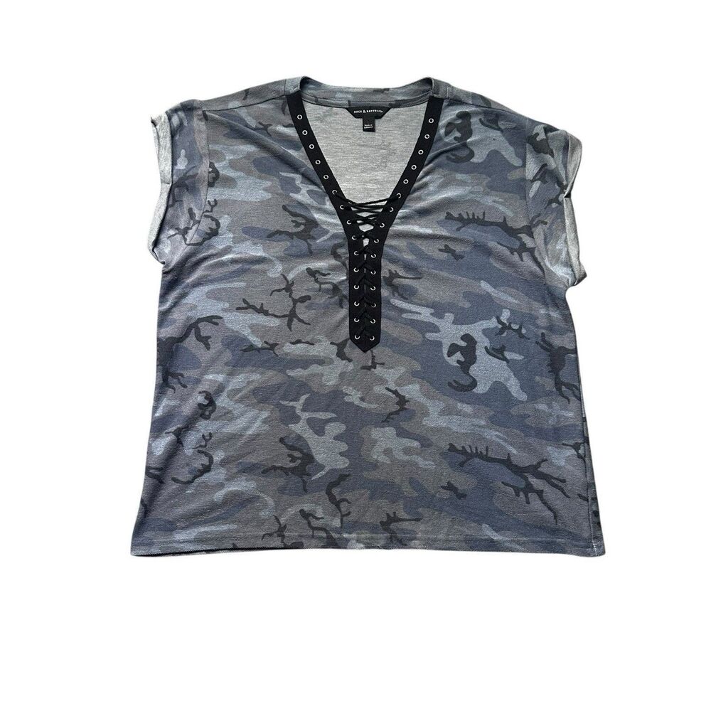 Rock & Republic Women’s Large Gray Camo Lace Up V-Neck Short Sleeve Top